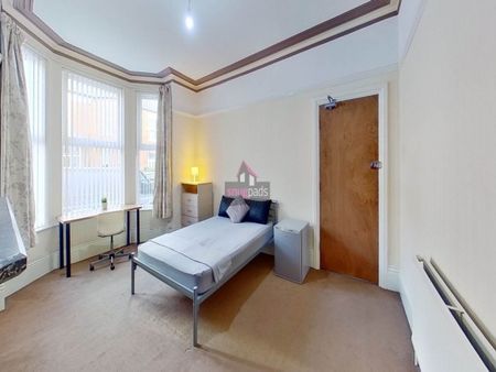 1 Bed - Carlton Road, Salford, - Photo 2