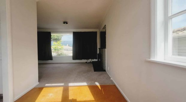 Enjoy living in this warm, - Photo 1