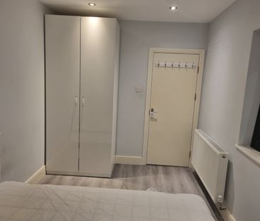 Roselea Cottage, Croydon, CR0 5 - Photo 3