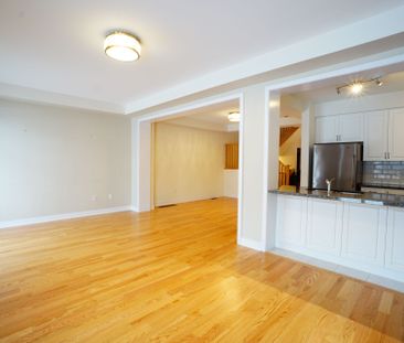 For Lease - 49 Badgerow Way, Aurora, Ontario - Photo 2