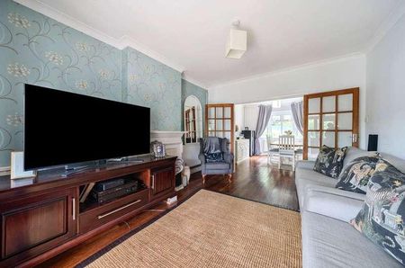 Anyards Road, Cobham, Surrey, KT11 - Photo 2