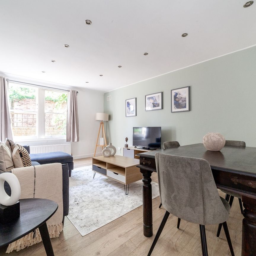 2 Bed Flat, Northbourne Road, SW4 - Photo 1