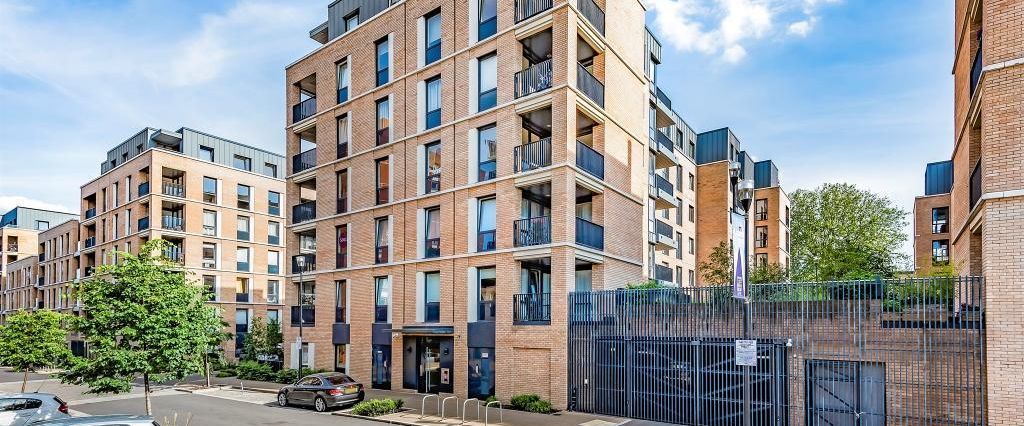 1 bedroom in a flat share to rent - Photo 1