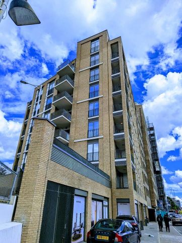 2 Bed Flat, Oto Tower, IG3 - Photo 4