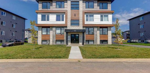 TRÈS BEAU 6 1/2 - LIBRE IMMÉDIATEMENT! - Photo 2