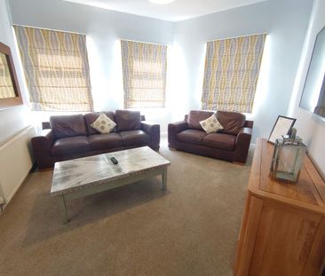 Hall Lane, Liverpool. - Photo 3