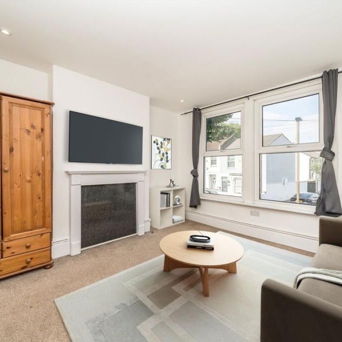 3 Bed Flat, Dupree Road, SE7 - Photo 1