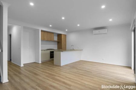 “Brand-New 4-Bedroom Townhouse in Grand View Estate” - Photo 3