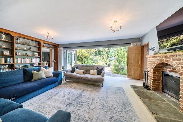 6 bedroom detached house to rent - Photo 1