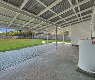 RENOVATED 3 BEDROOM HOME IN MUNDINGBURRA + HUGE BLOCK! - Photo 2
