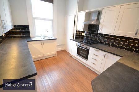 1 bedroom in a flat share to rent - Photo 3