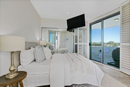 Luxury Waterfront Living! - Photo 4