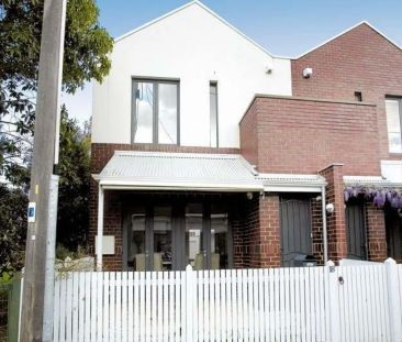 18 Erskine Street, Middle Park. - Photo 2