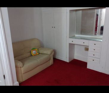 Studio Flat, Spencer Road, IG3 - Photo 2