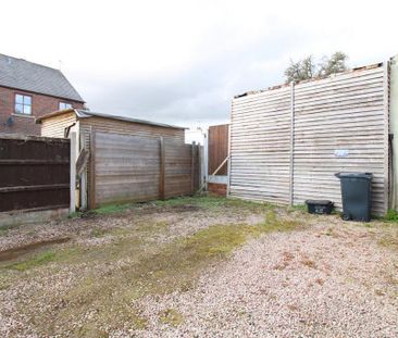 2 bedroom terraced house to rent - Photo 4