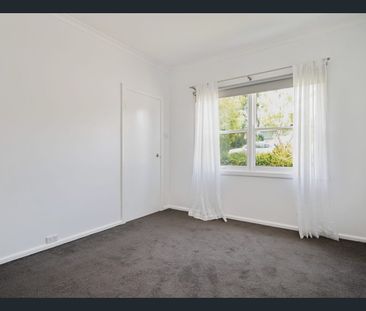 Charming Two Bedroom Home in a Convenient Croydon Location - 5 MONT... - Photo 2