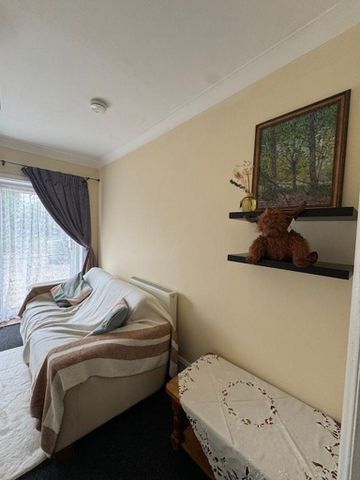 5 bedroom detached house to rent - Photo 3