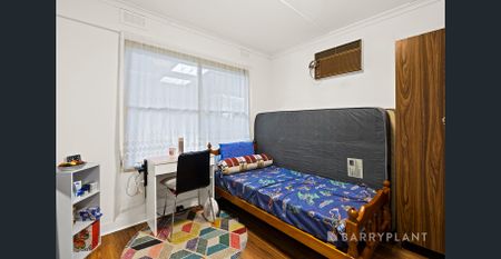 Perfect Location, Spacious Living - Photo 5