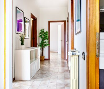 Cozy and bright single room in Via Ronchi - Photo 3