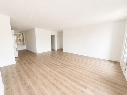 Location Appartement 3 pièces 68m² MARSEILLE 1er - Photo 1