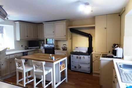 4 bedroom farm house to rent - Photo 2