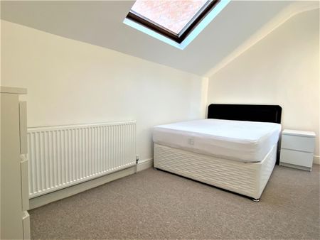 45 Evington Road, Leicester, Leicestershire, LE2 1QG - Photo 2