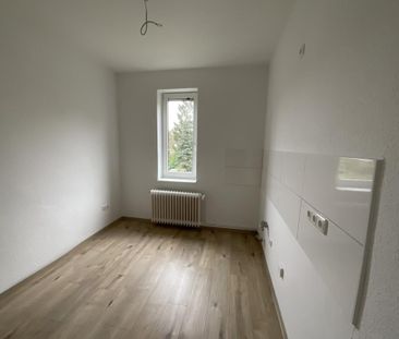 Sanierte 3-Zimmer-Wohnung mit Wanne in Wilhelmshaven Fedderwardergr... - Photo 3