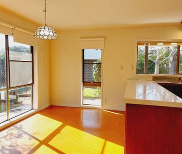 Spacious Family home with a Big Backyard - Photo 4