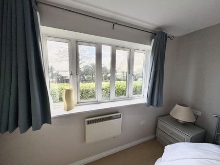 2 bedroom ground floor flat to rent - Photo 4