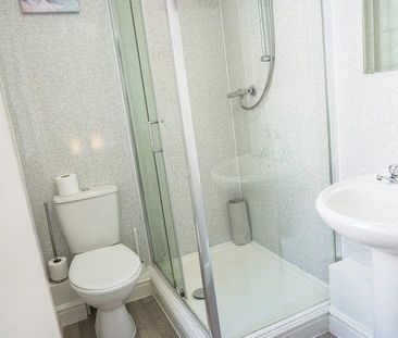 1 bedroom in a house share to rent - Photo 6