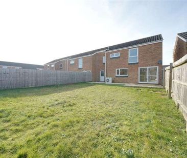 Walnut Close, Raf Lakenheath, Brandon, Suffolk, IP27 - Photo 4