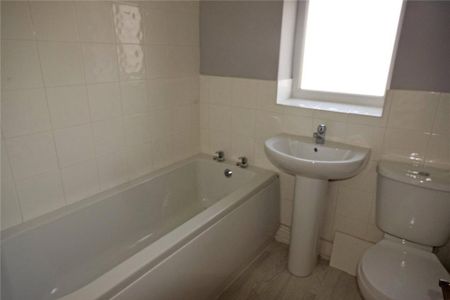 2 bedroom semi-detached house to rent - Photo 5