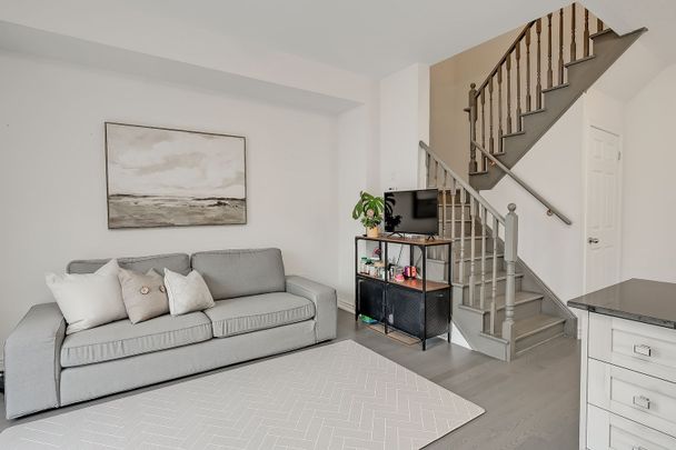 For Lease - 3966 Koenig Road, Burlington, Ontario - Photo 1