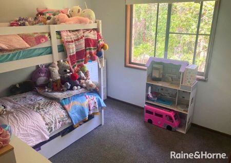 Family Comfort in a Quiet Neighbourhood - Photo 5