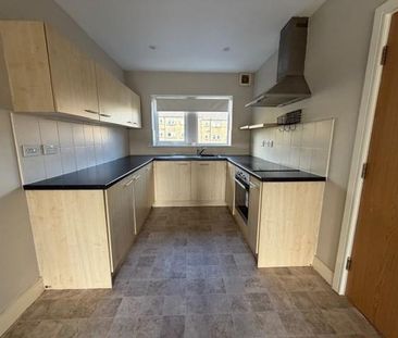 4 bedroom terraced house to rent - Photo 6