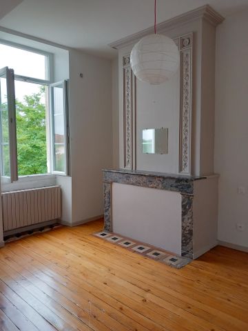Location Maison 5 pièces 182m² MEILHAN SUR GARONNE 47180 - Photo 3