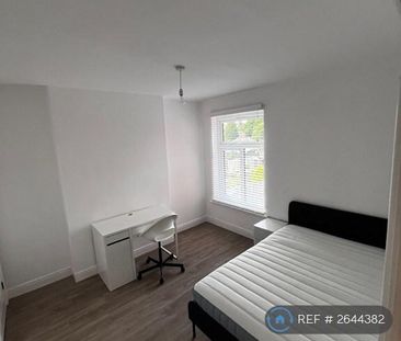 1 bedroom in a house share to rent - Photo 4