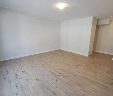 For Lease - 809 Arcadian Private, Kanata, Ontario - Photo 3