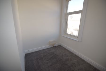 To Let 2 Bed Apartment - Photo 5