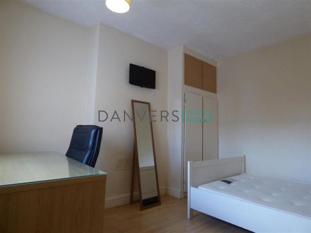 4 bedroom terraced house to rent - Photo 4