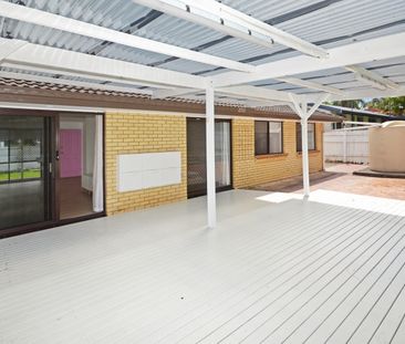 26 Lowanna Drive, Ashmore QLD 4214 - House For Rent | Domain - Photo 3