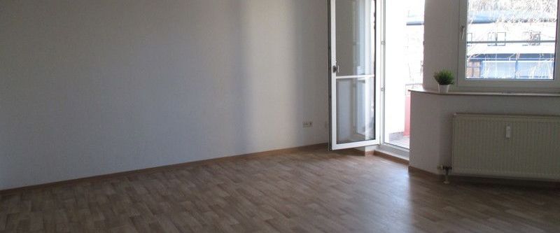 Charmante 2-Zimmer-Wohnung mit Balkon und Einbauküche - Foto 1