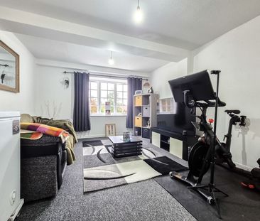 Priors Court, CM21, Sawbridgeworth - Photo 6
