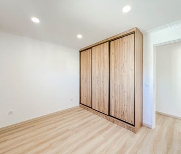 Simpático Apartamento T2 para Arrendamento no Centro de Cascais - Photo 3