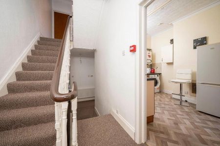 Apt 2, 14 Glandore Gardens, Belfast, BT15 3FF - Photo 2