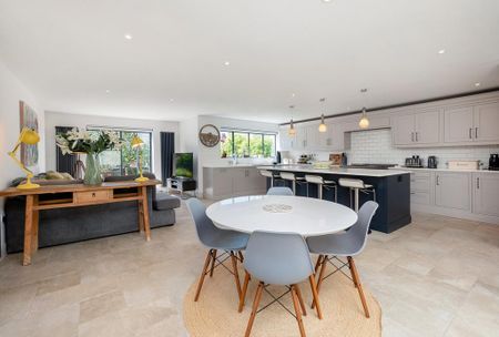 5 bedroom terraced house to rent - Photo 4