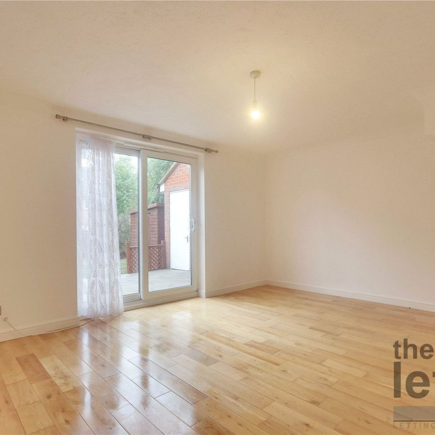 Rossington Close, Enfield, Middlesex, EN1 4LN - Photo 1