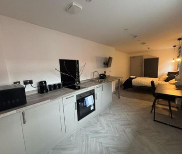 6 bedroom house to rent - Photo 3