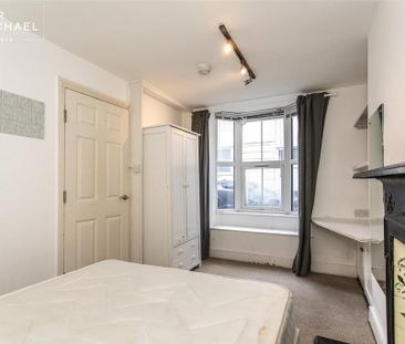 4 bedroom terraced house to rent - Photo 6