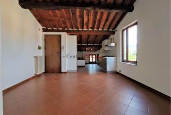 Caratteristica mansarda arredata di sola cucina!